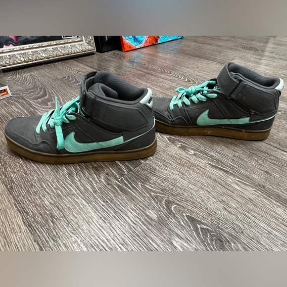 nike sb mogan mid 2